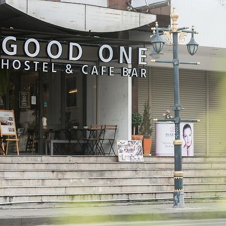 Good One Poshtel & Cafe Bar Hostel Банкок Екстериор снимка